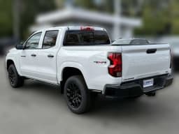 Chevrolet Colorado 4WD Work Truck Crew Cab 2026 — side view