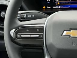 Chevrolet Colorado 4WD Work Truck Crew Cab 2026 — side view