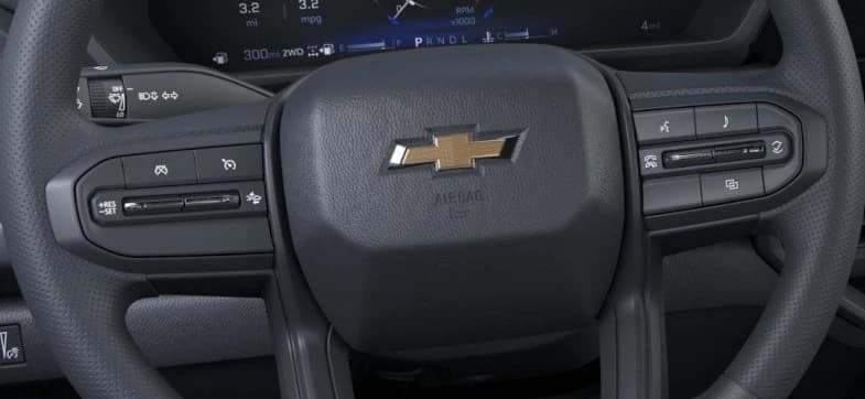 Chevrolet Colorado 4WD Work Truck Crew Cab 2026 — side view