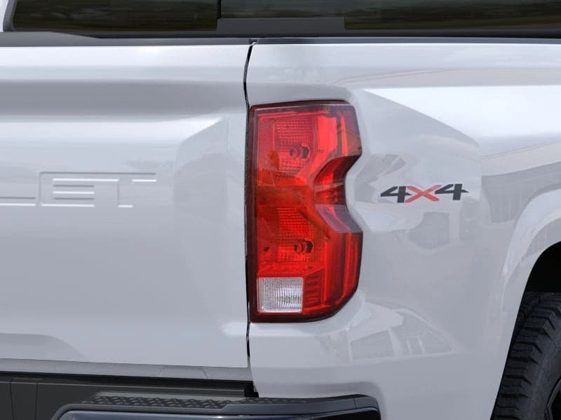 Chevrolet Colorado 4WD Work Truck Crew Cab 2026 — side view