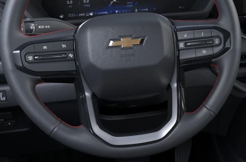 Chevrolet Colorado 4WD Work Truck Crew Cab 2026 — side view