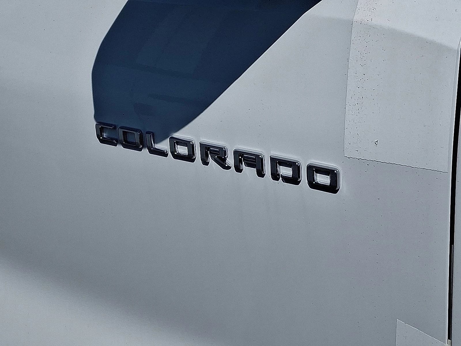 Chevrolet Colorado 4WD Work Truck Crew Cab 2026 — side view