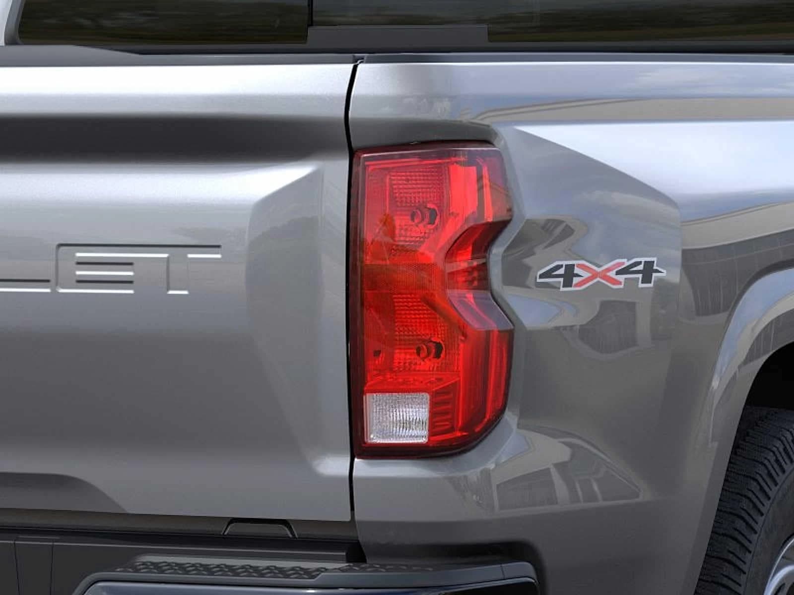 Chevrolet Colorado 4WD Work Truck Crew Cab 2026 — side view