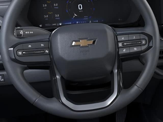 Chevrolet Colorado 4WD LT Crew Cab 2026 — side view