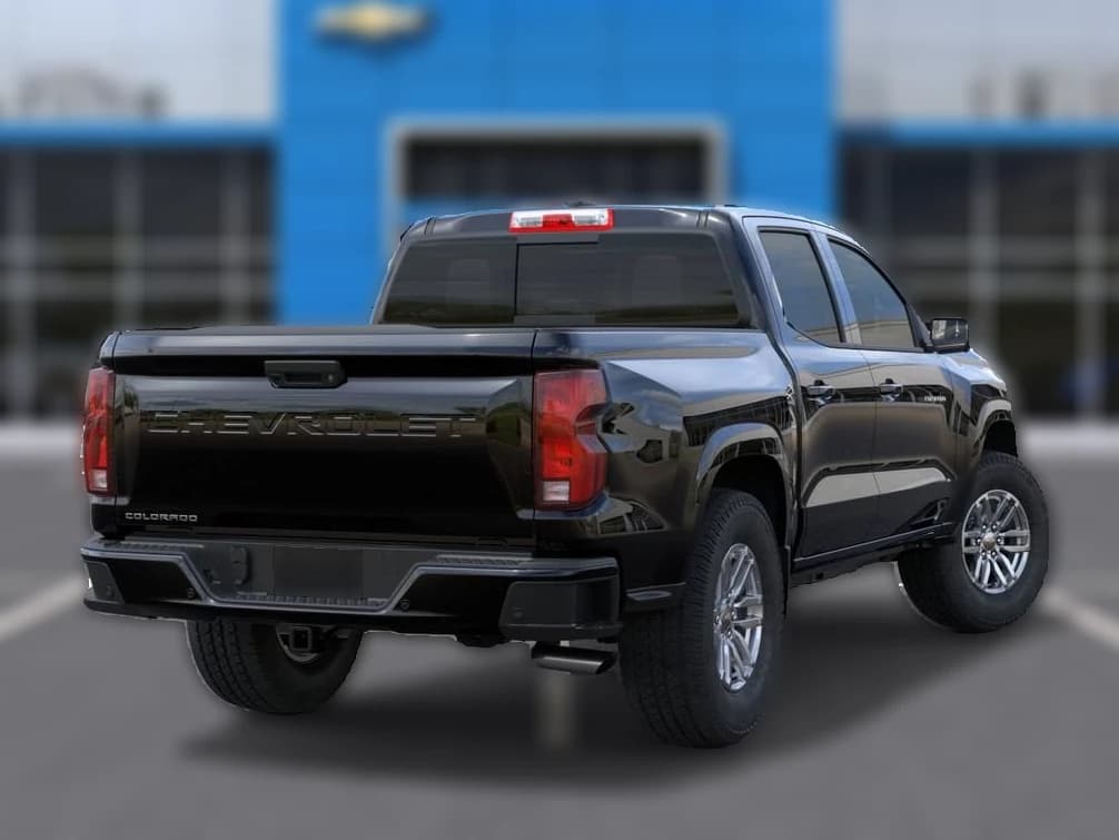Chevrolet Colorado 4WD LT Crew Cab 2026 — side view