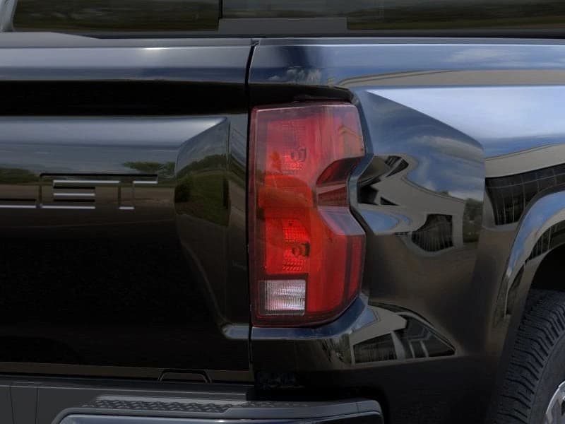 Chevrolet Colorado 4WD LT Crew Cab 2026 — side view