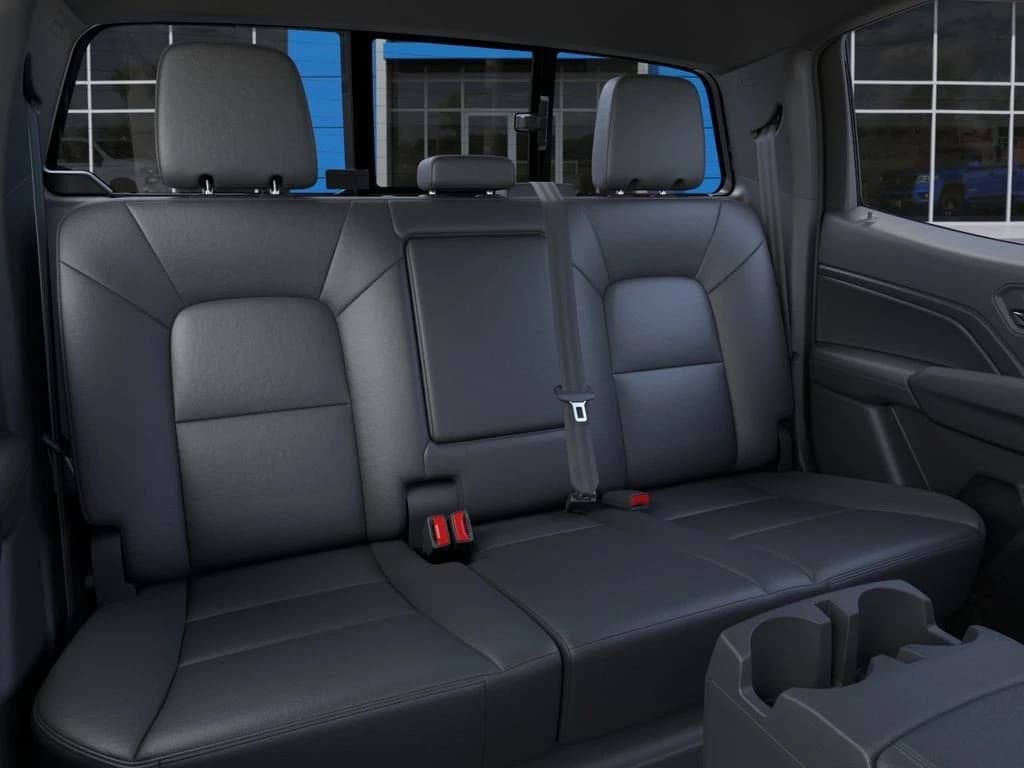 Chevrolet Colorado 4WD LT Crew Cab 2026 — side view