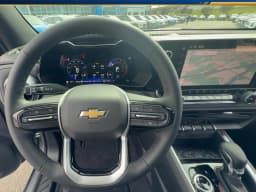 Chevrolet Colorado 4WD LT Crew Cab 2026 — side view