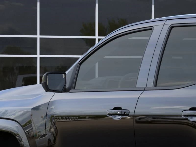 Chevrolet Colorado 4WD LT Crew Cab 2026 — side view