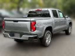 Chevrolet Colorado 4WD LT Crew Cab 2026 — side view