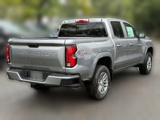 Chevrolet Colorado 4WD LT Crew Cab 2026 — side view