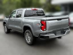 Chevrolet Colorado 4WD LT Crew Cab 2026 — side view
