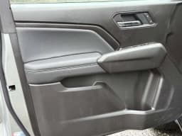 Chevrolet Colorado 4WD LT Crew Cab 2026 — side view