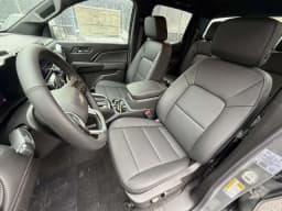 Chevrolet Colorado 4WD LT Crew Cab 2026 — side view