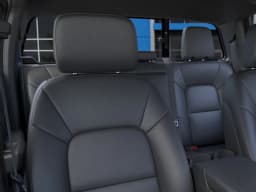 Chevrolet Colorado 4WD LT Crew Cab 2026 — side view