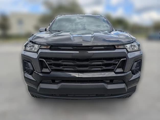 Chevrolet Colorado 4WD LT Crew Cab 2026 — side view