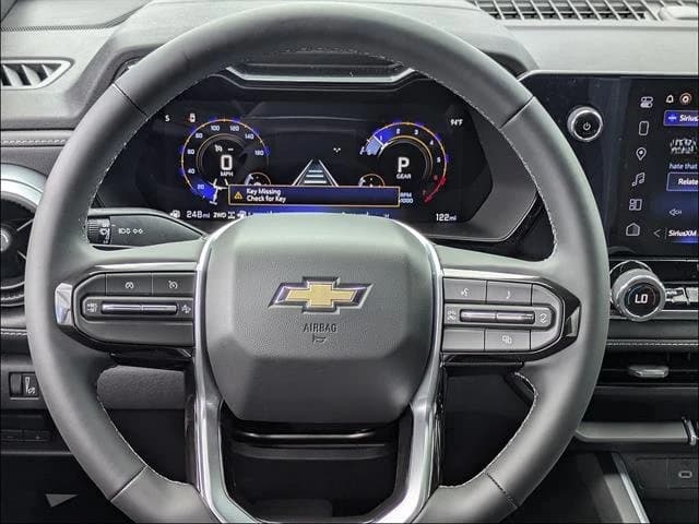 Chevrolet Colorado 4WD LT Crew Cab 2026 — side view