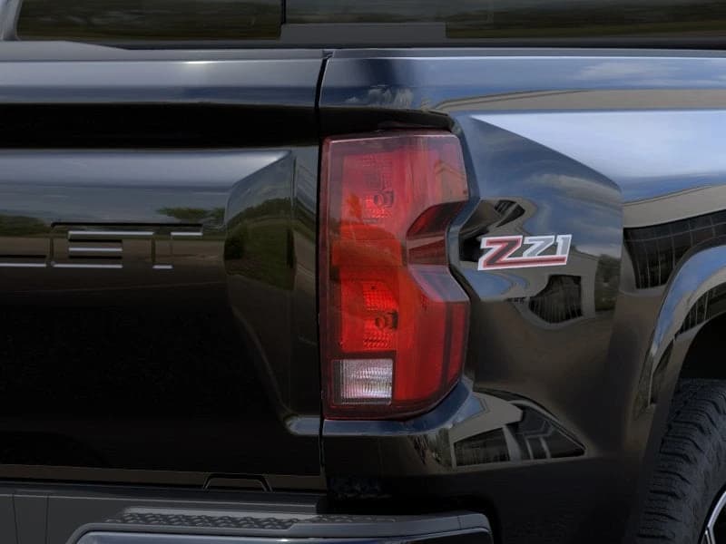 Chevrolet Colorado 4WD Z71 Crew Cab 2026 — side view