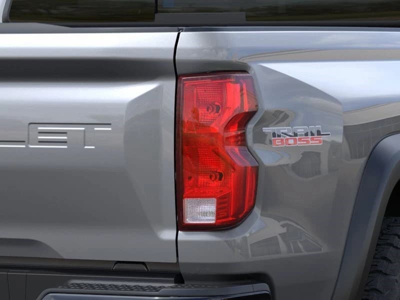 Chevrolet Colorado 4WD Trail Boss Crew Cab 2026 — side view