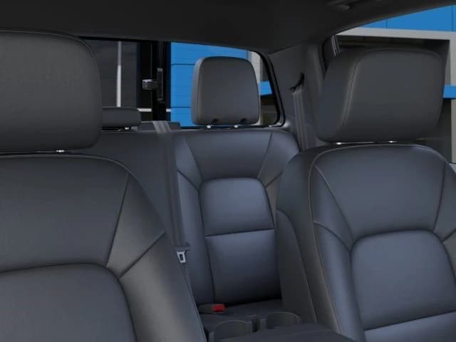 Chevrolet Colorado 4WD Trail Boss Crew Cab 2026 — side view