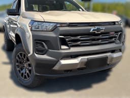 Chevrolet Colorado 4WD Trail Boss Crew Cab 2026 — side view