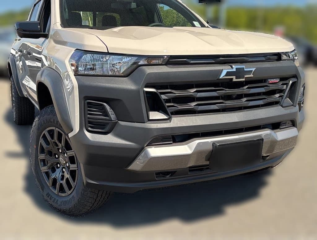 Chevrolet Colorado 4WD Trail Boss Crew Cab 2026 — side view