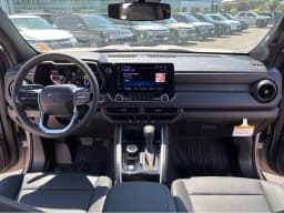 Chevrolet Colorado 4WD Trail Boss Crew Cab 2026 — side view