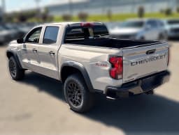 Chevrolet Colorado 4WD Trail Boss Crew Cab 2026 — side view