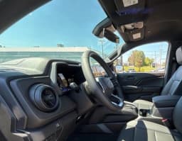 Chevrolet Colorado 4WD Trail Boss Crew Cab 2026 — side view