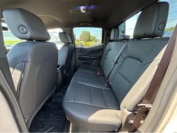 Chevrolet Colorado 4WD Trail Boss Crew Cab 2026 — side view