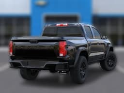 Chevrolet Colorado 4WD Trail Boss Crew Cab 2026 — side view