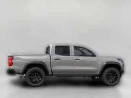 Chevrolet Colorado 4WD Trail Boss Crew Cab 2026 — side view