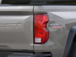 Chevrolet Colorado 4WD Trail Boss Crew Cab 2026 — side view