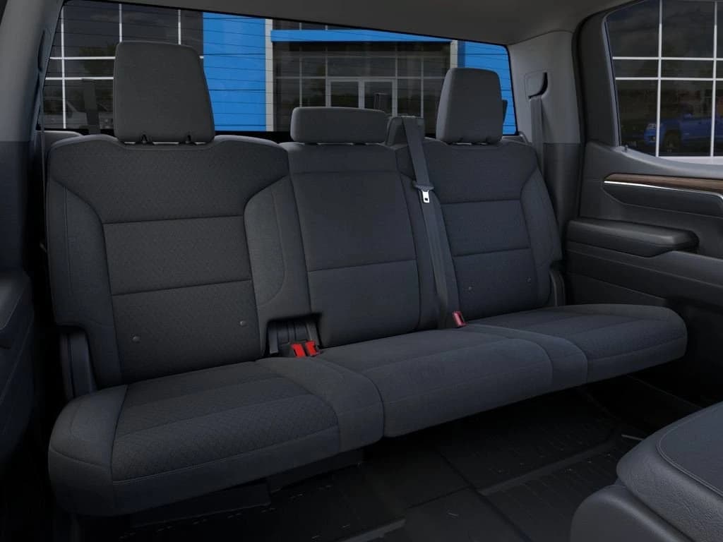 Chevrolet Silverado 1500 LT 4WD Crew Cab 147" 2026 — side view