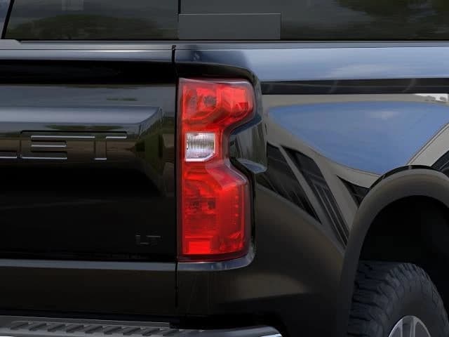 Chevrolet Silverado 1500 LT 4WD Crew Cab 157" 2026 — side view