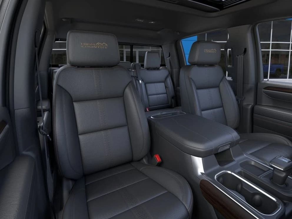 Chevrolet Silverado 1500 High Country 4WD Crew Cab 147" 2026 — side view