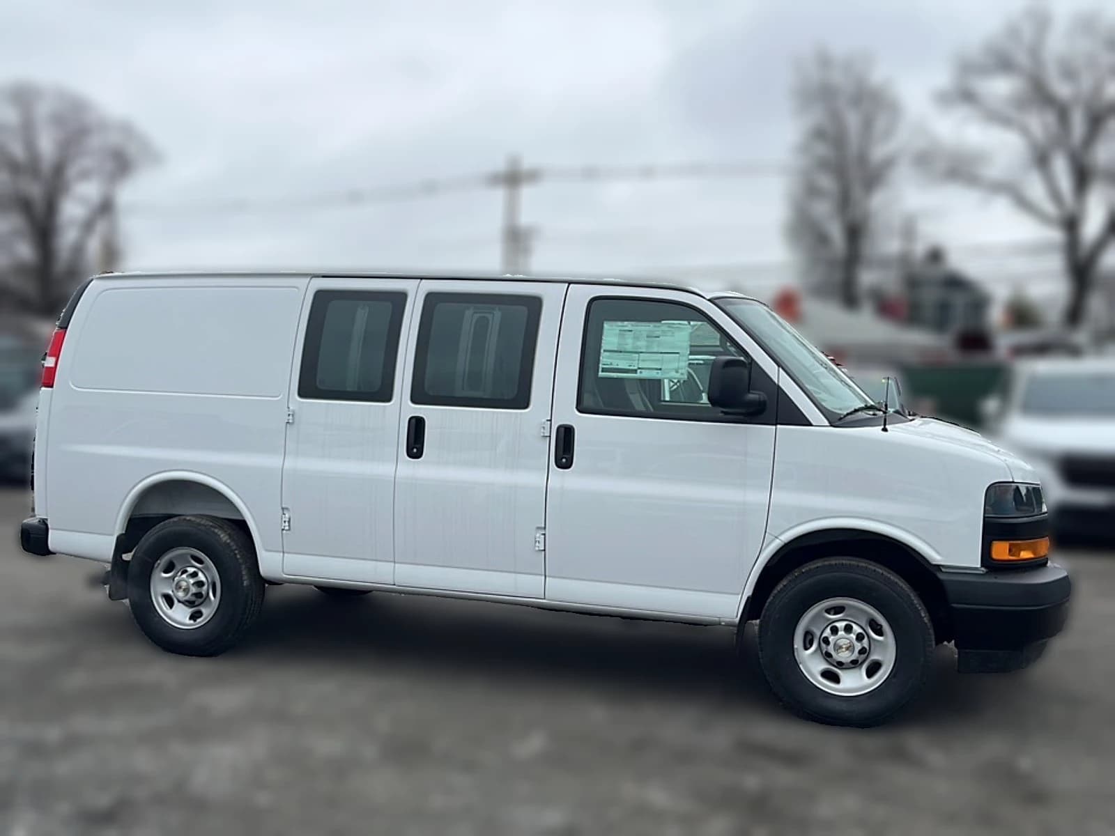 Chevrolet Express Cargo Van Work Van RWD 2500 135" 2025 — side view