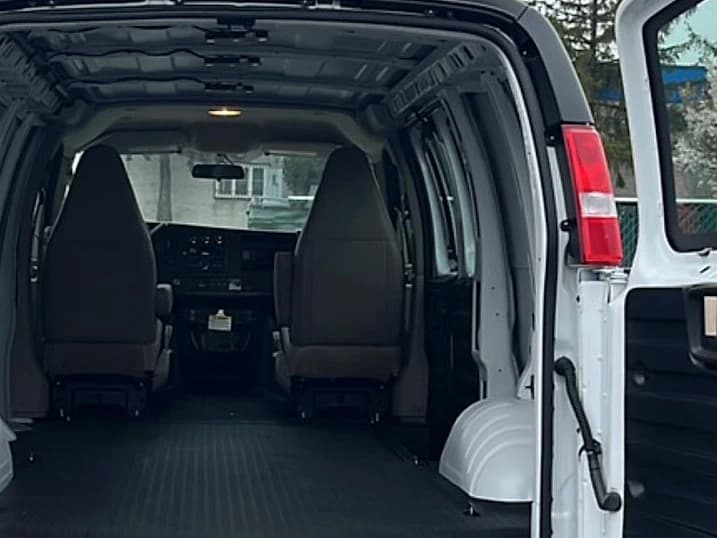 Chevrolet Express Cargo Van Work Van RWD 2500 135" 2025 — side view