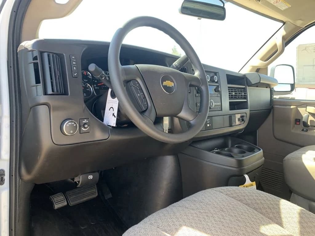 Chevrolet Express Cargo Van Work Van RWD 2500 135" 2026 — side view
