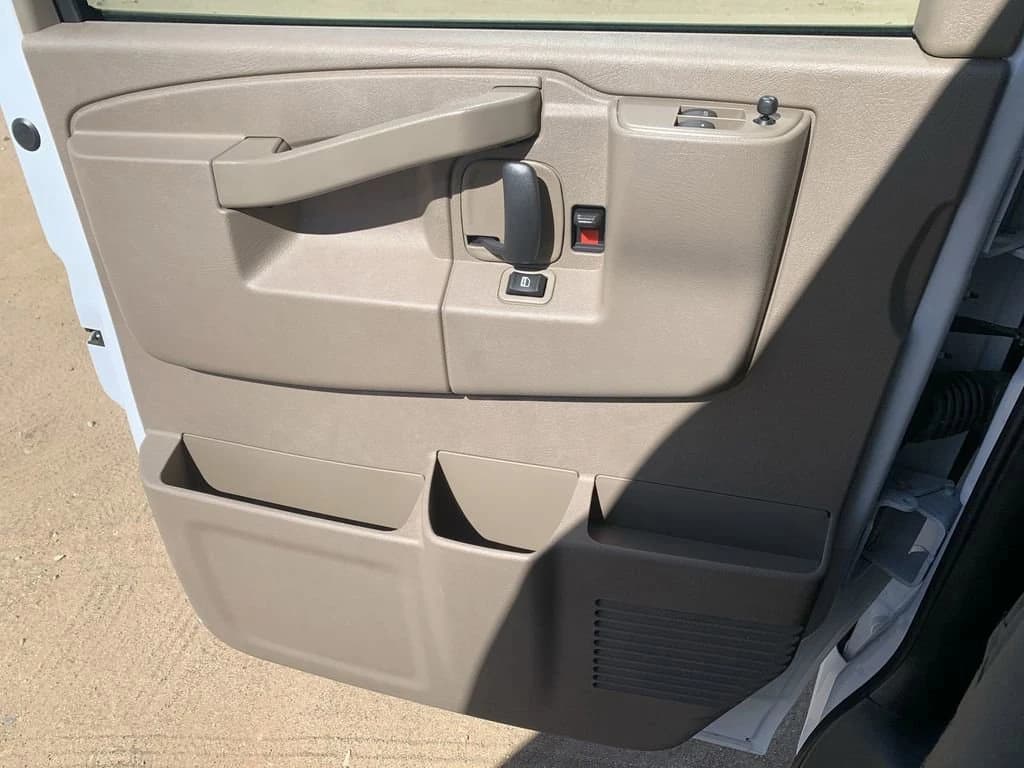 Chevrolet Express Cargo Van Work Van RWD 2500 135" 2026 — side view