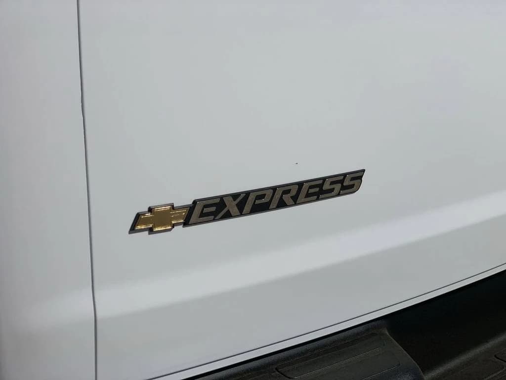 Chevrolet Express Cargo Van Work Van RWD 2500 135" 2026 — side view