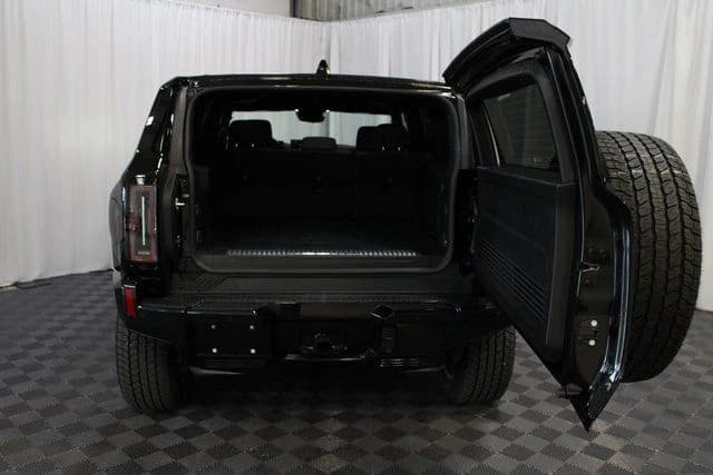 GMC HUMMER EV SUV 3X e4WD 4dr 2025 — side view
