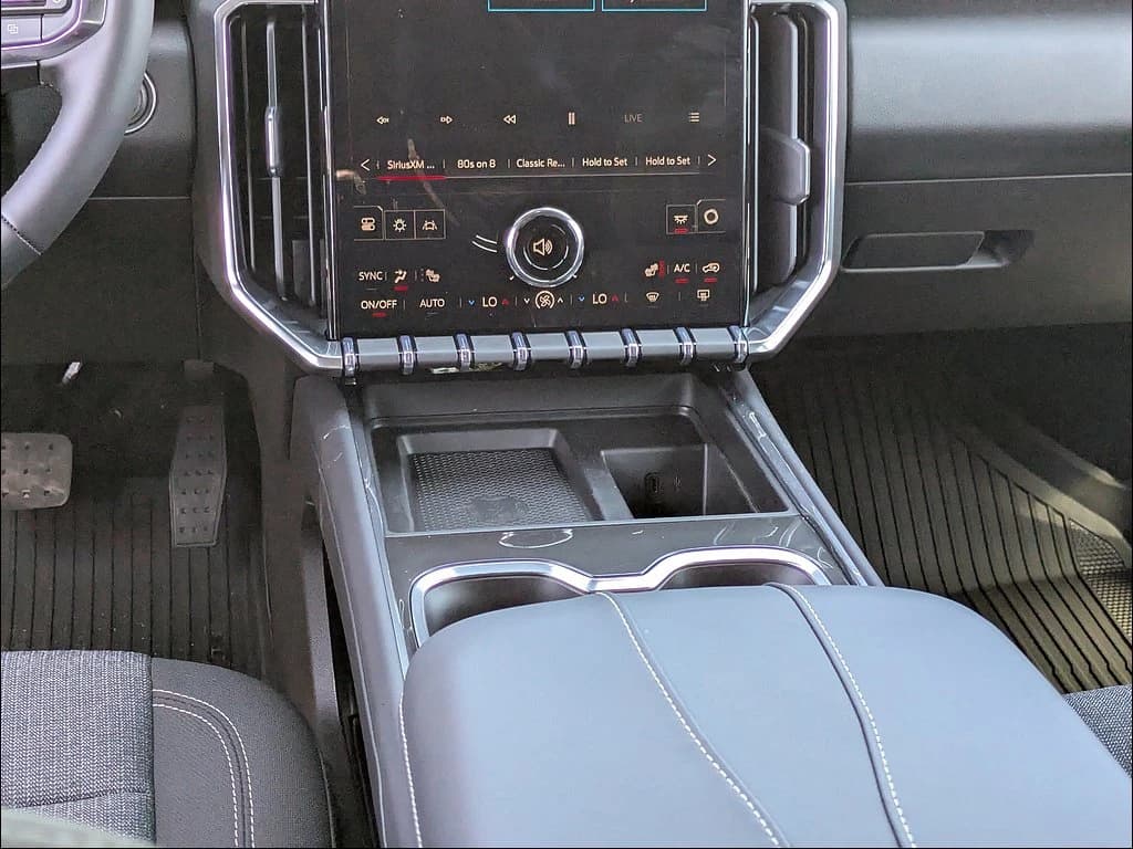 GMC Acadia FWD Elevation 4dr 2026 — side view