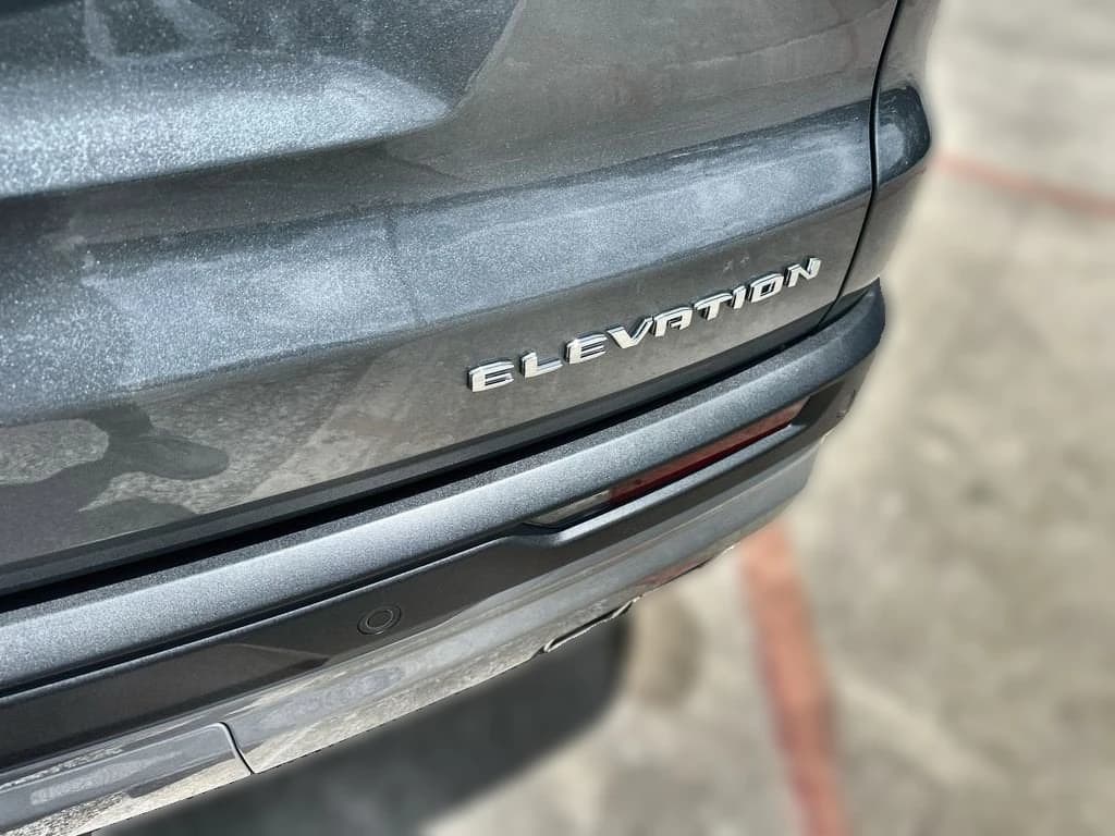 GMC Acadia FWD Elevation 4dr 2026 — side view