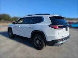 GMC Acadia FWD Elevation 4dr 2026 — side view