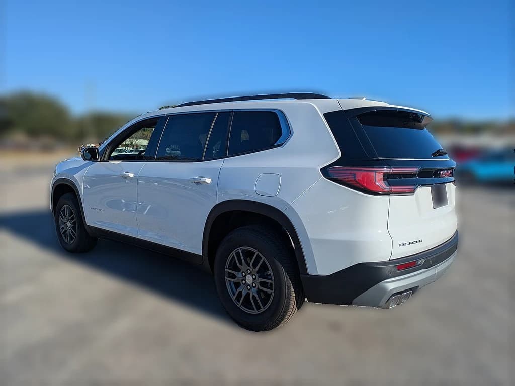 GMC Acadia FWD Elevation 4dr 2026 — side view