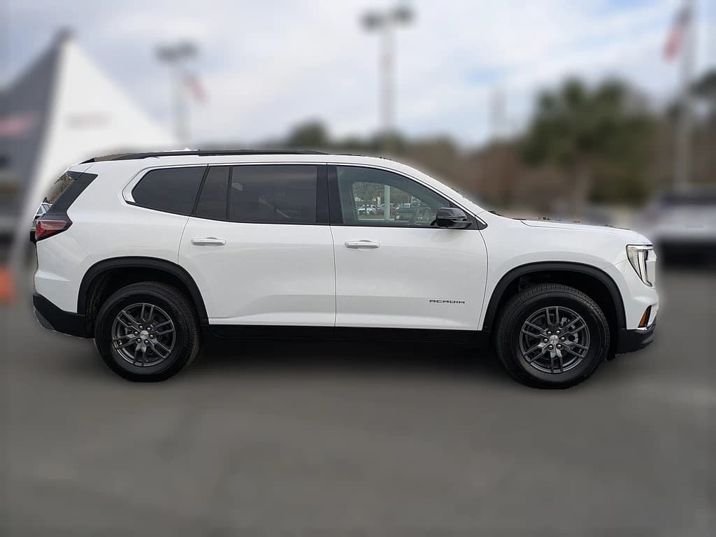 GMC Acadia FWD Elevation 4dr 2026 — side view