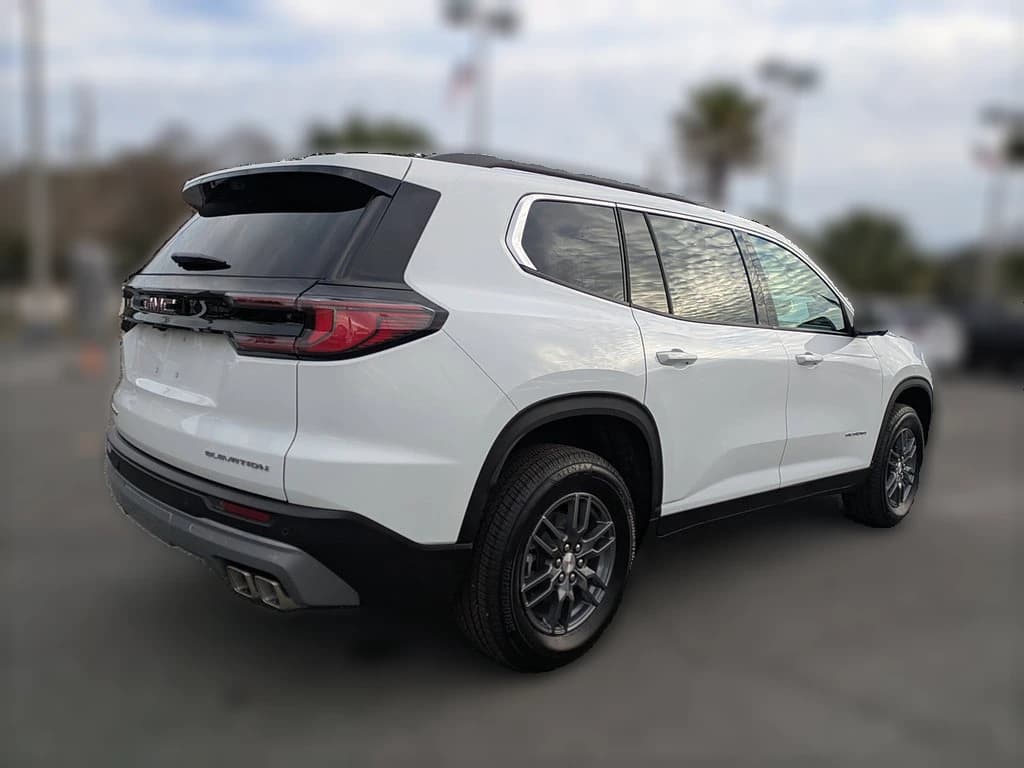 GMC Acadia FWD Elevation 4dr 2026 — side view