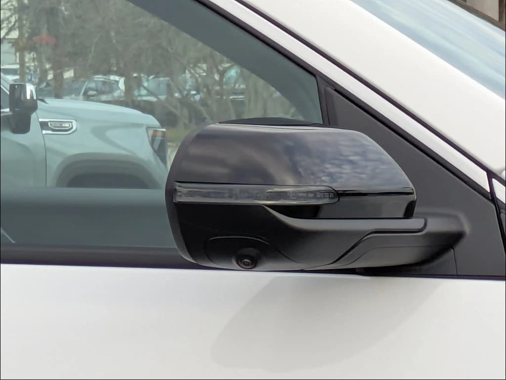 GMC Acadia FWD Elevation 4dr 2026 — side view