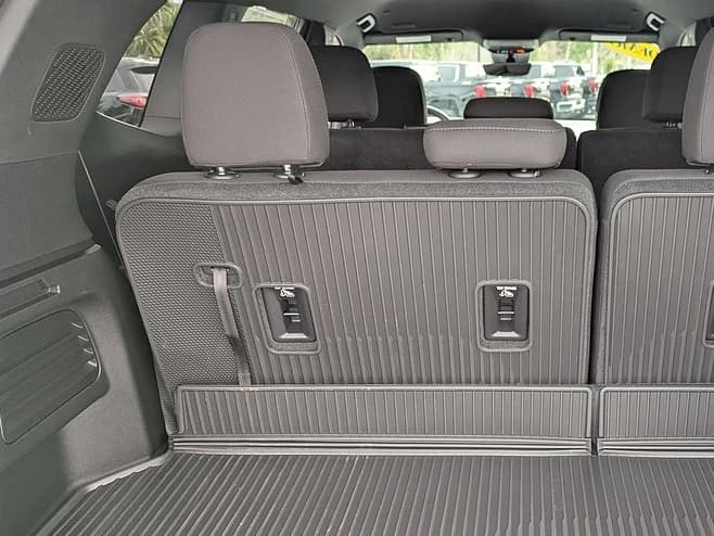 GMC Acadia FWD Elevation 4dr 2026 — side view